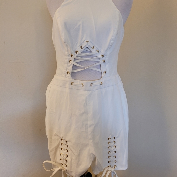 NWT White One-Piece Short Romper - Picture 2 of 3